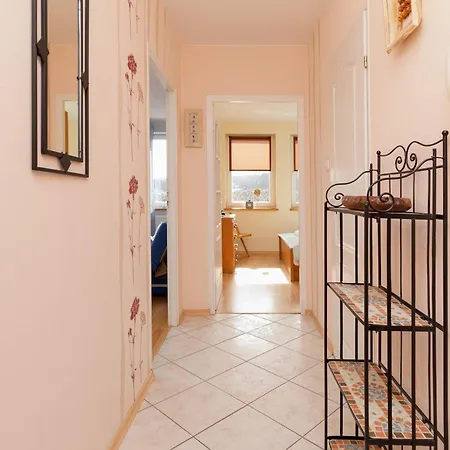 Cosy With A Balcony Near The Harbour In By Renters Appartement