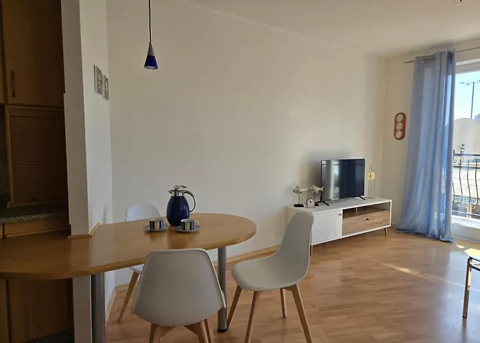 Apartment Cosy With A Balcony Near The Harbour In By Renters Kolobrzeg