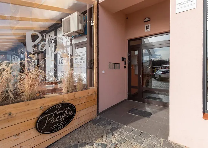 Cosy With A Balcony Near The Harbour In By Renters Apartment *