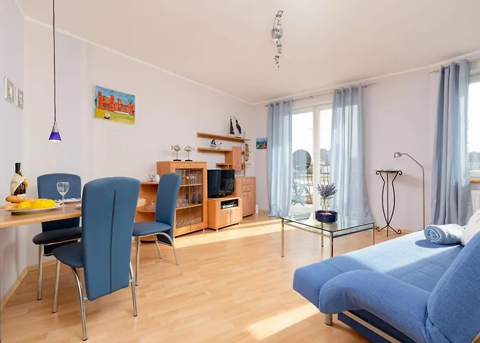 Cosy With A Balcony Near The Harbour In By Renters Apartment *